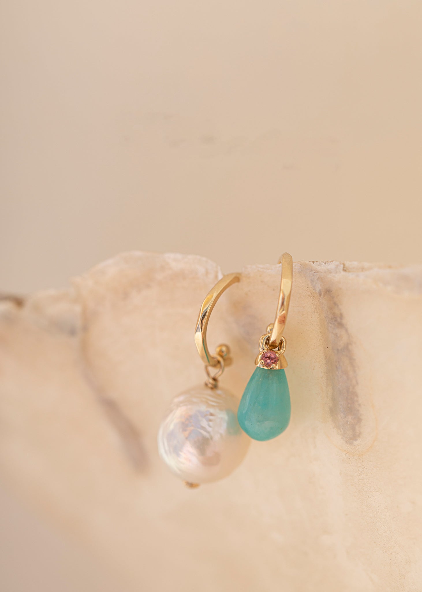 10-Karat Drop charm mit Peru Amazonit