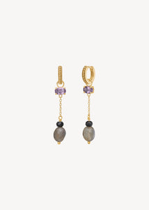 Lange hængeøreringe i guld med kæder og huggie hoops, sat med ametyst, sort spinel og en dråbe af labradorit, perfekt gave til hende og smukke boheme sommer øreringe i guld med ægte sten