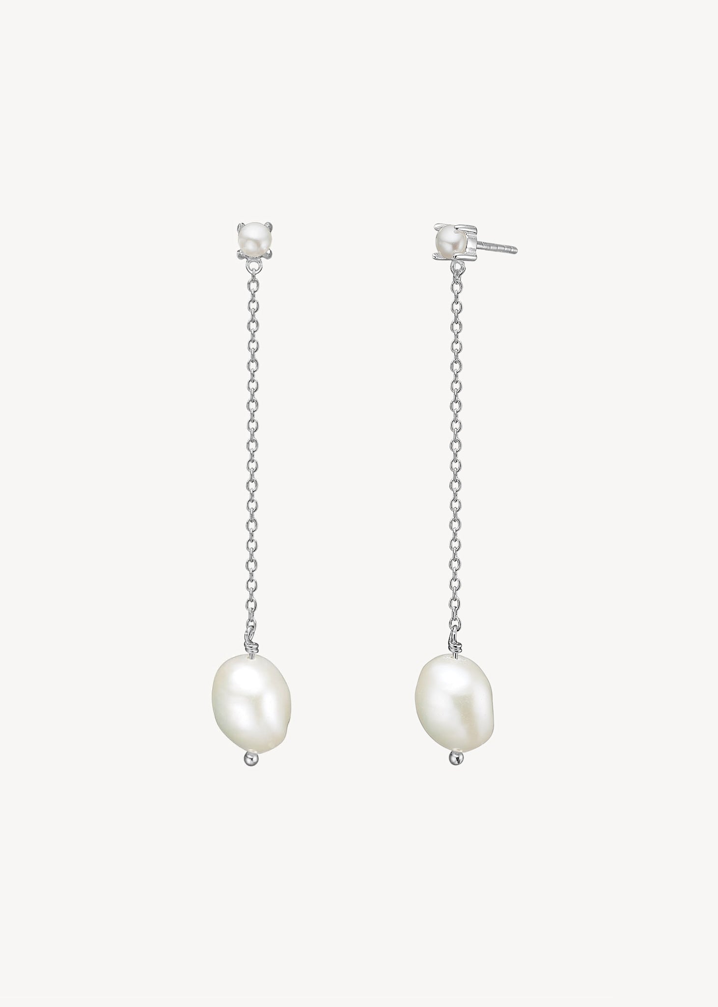 lange hængeøreringe i ægte sterling sølv med ægte ferskvandsperler på en lang kæde fra carré jewellery på udsalg, perfekt gave til hende 
