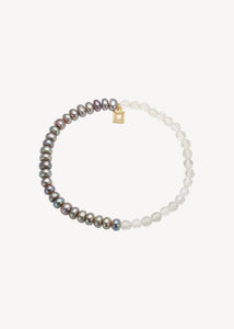 Håndlavet ædelstens armbånd fra carré jewellery lavet med genanvendte ædelsten sat med grå ferskvandsperler og gule citrin ædelsten