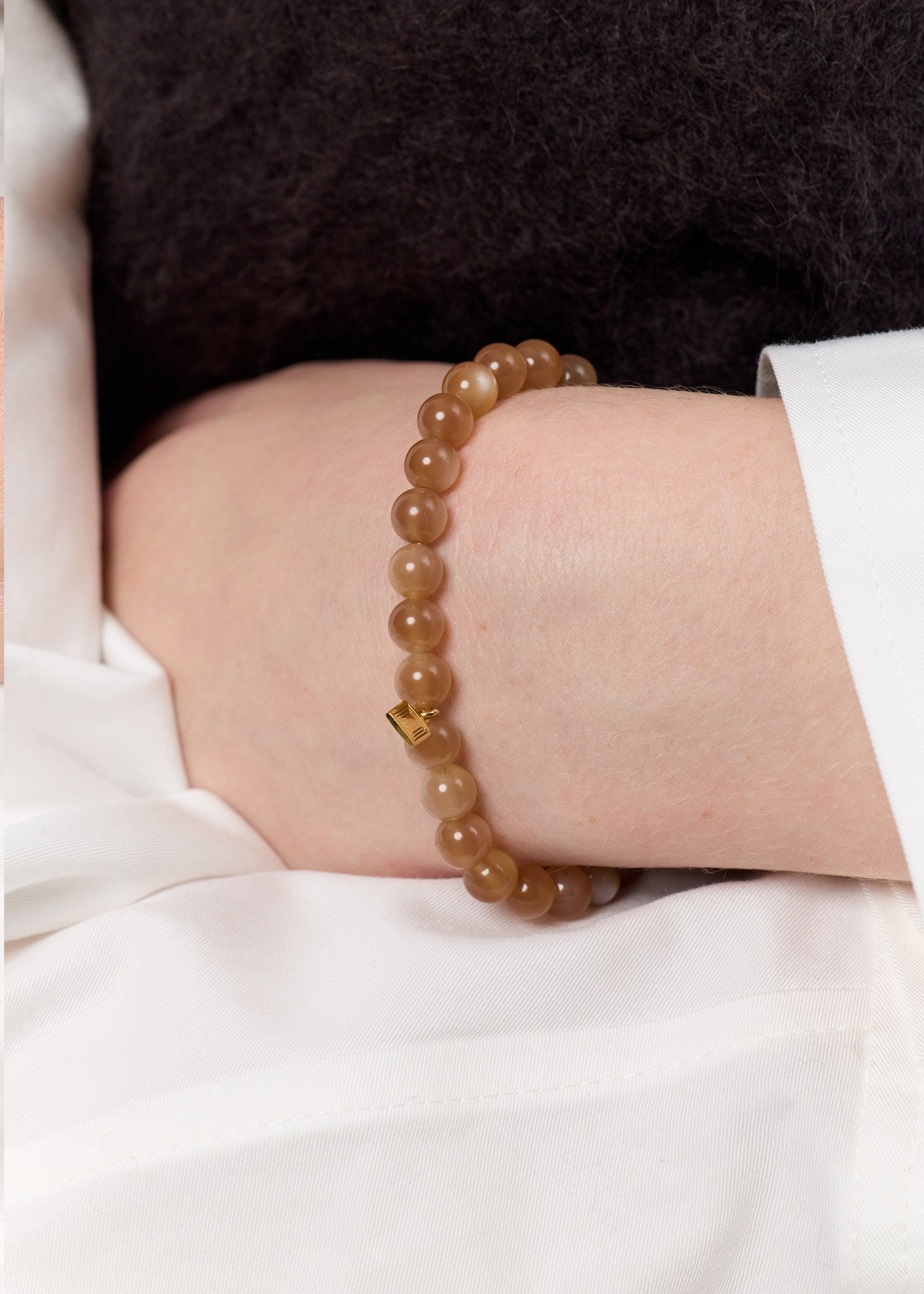 Powder Armband mit Sand Mondstein - vergoldet