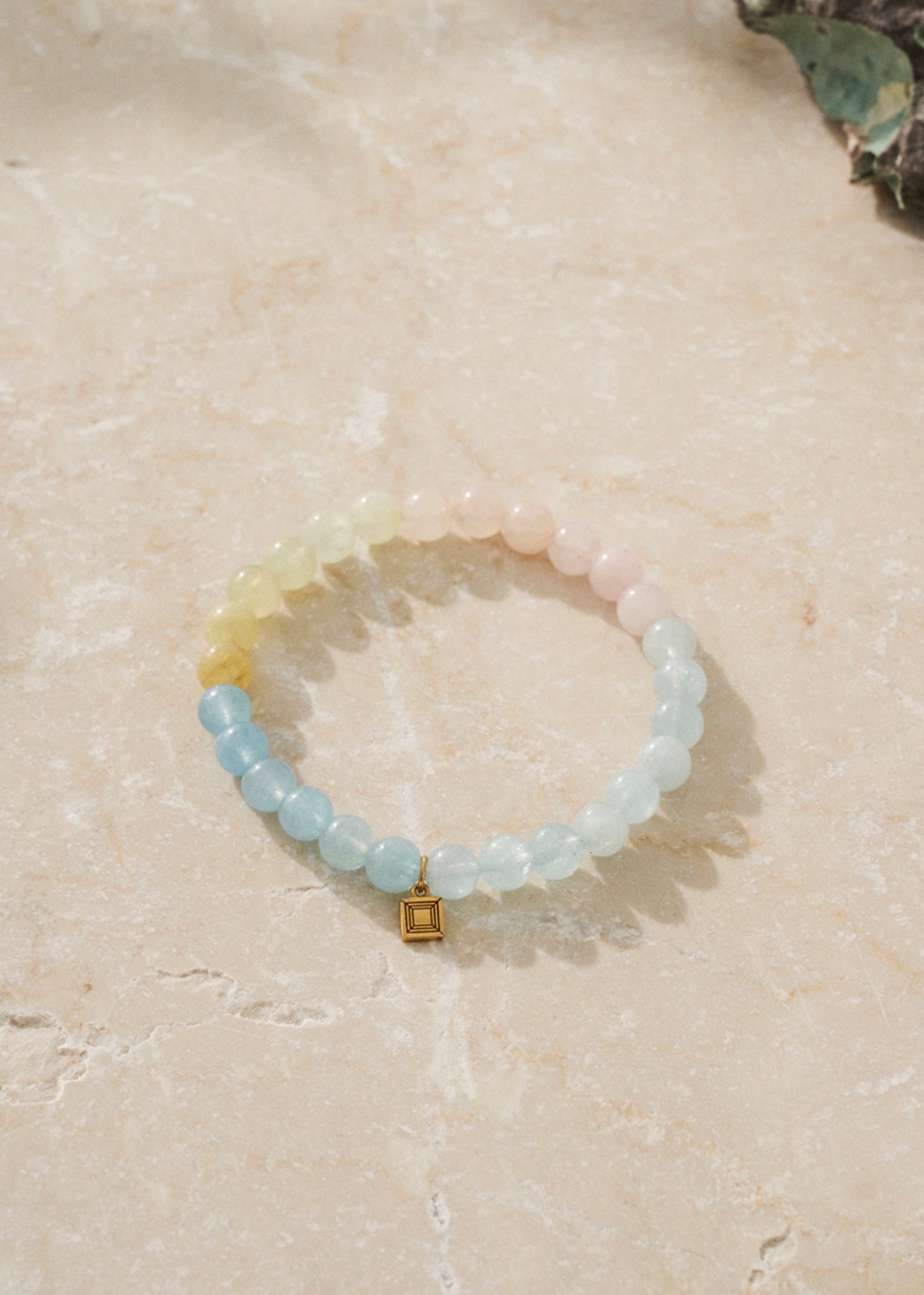 Spring Armband mit gemischtem Beryll - vergoldet