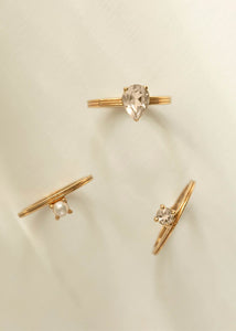 Guldbelagte ringe med champagne kvarts ædelsten fra carré jewellery 