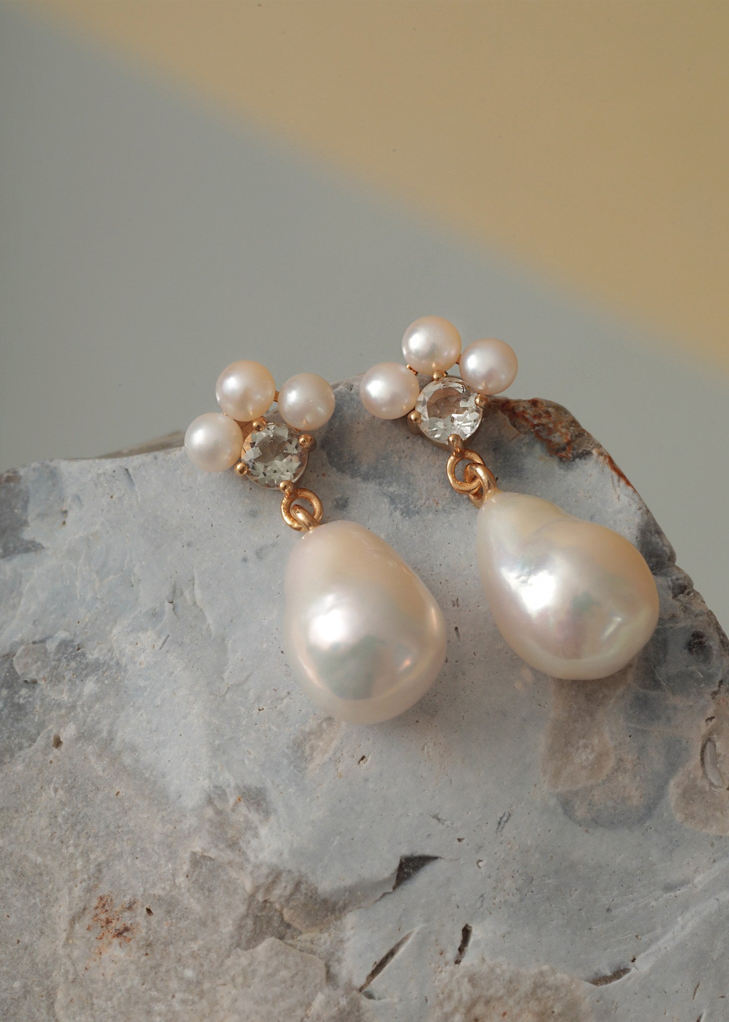 Lotus Ohrstecker mit Perle und Prasiolith - vergoldet