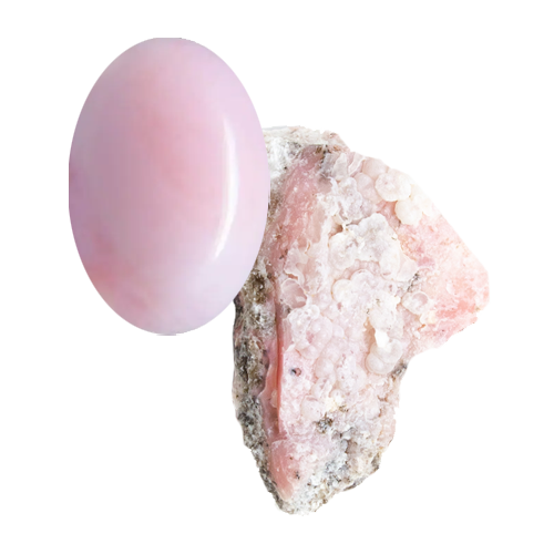 Billede af en ovalslebet pink opal og en rå pink opal ædelsten på usynlig baggrund