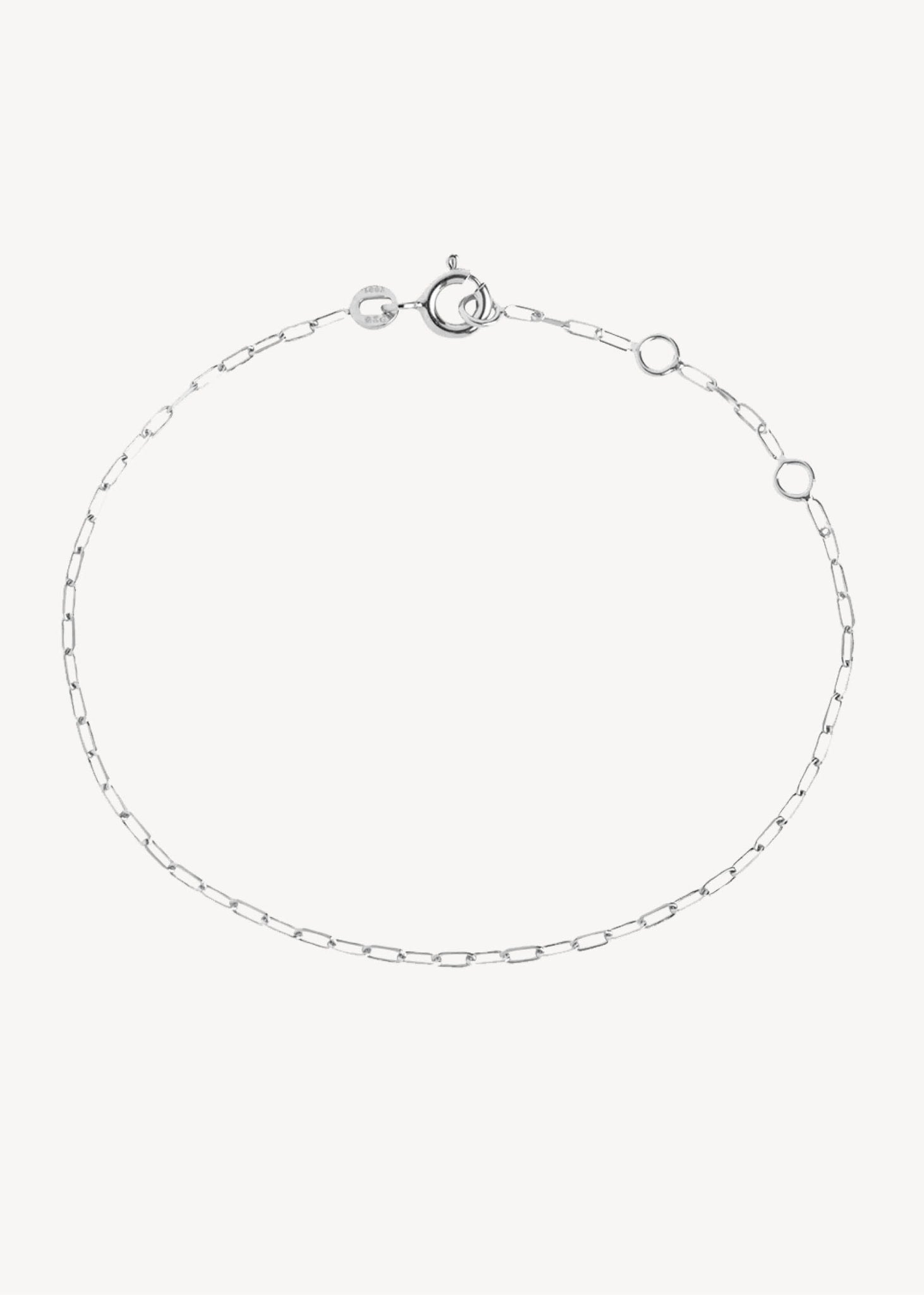 Delikat garland armbånd fra carré jewellery i 925 sterling sølv med 1x1 tynde figaro viklinger led,  smuk gave til hende og ham på tilbud hos Carré Jewellery 