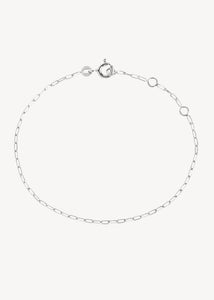 Delikat garland armbånd fra carré jewellery i 925 sterling sølv med 1x1 tynde figaro viklinger led,  smuk gave til hende og ham på tilbud hos Carré Jewellery 