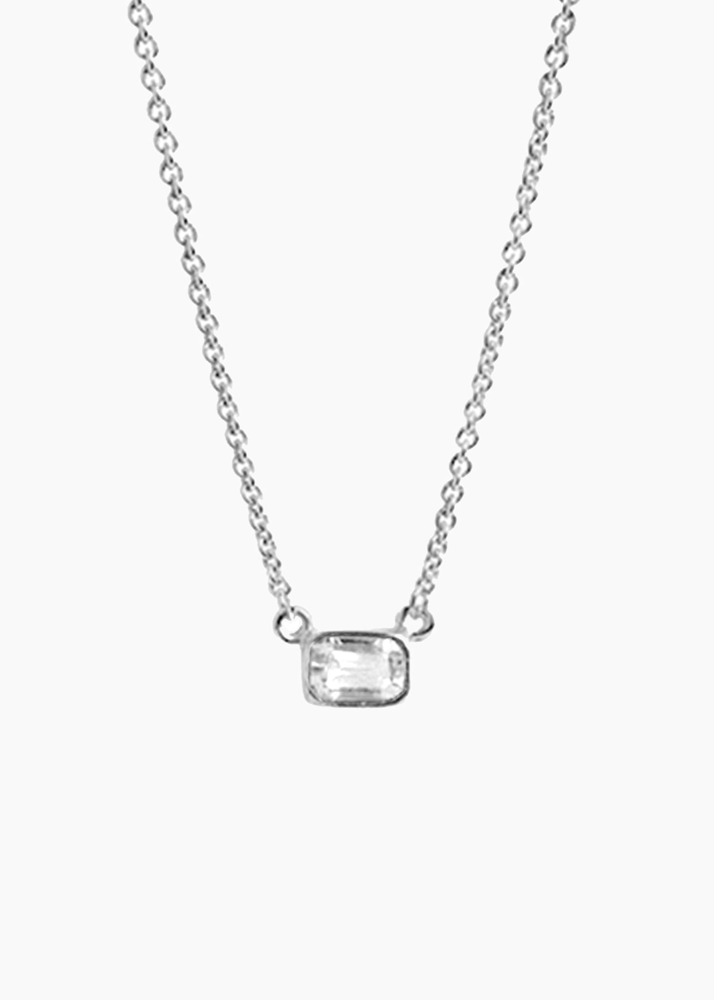 42 cm lang halskæde til kvinder og mænd i sterling sølv med et zircon vedhæng på tilbud hos Carré Jewellery 