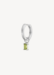 Hoop ørering med charm til øreringe i sterling sølv med grøn peridot sten til design dine egne øreringe fra carré jewellery 