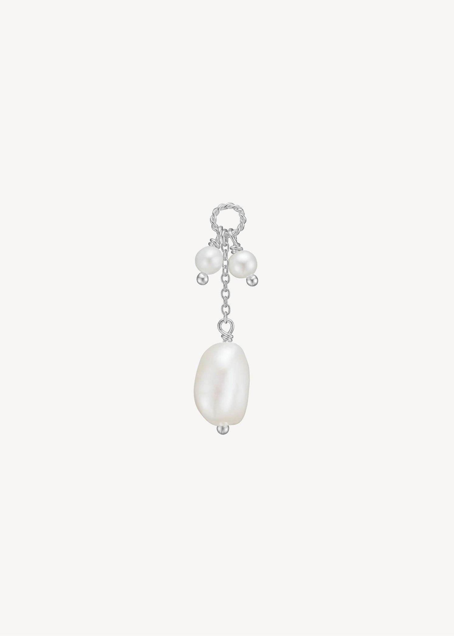 Charm til øreringe og hoops i sterling sølv med kæder i sølv og tre hvide ferskvandsperler, kan også bruges til vedhæng til halskæde, perfekt gave til hende og gave til ham og smykker med perler i sølv til bruden og konfirmation 