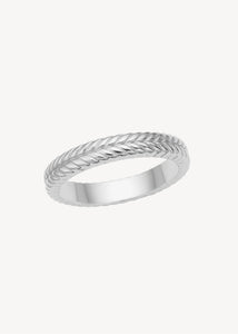 sterling sølv simpel stackable ring med sildebensmønster fra carré Jewellery i chunky design