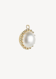 10-Karat Dome charm mit weißer Mabe-Perle