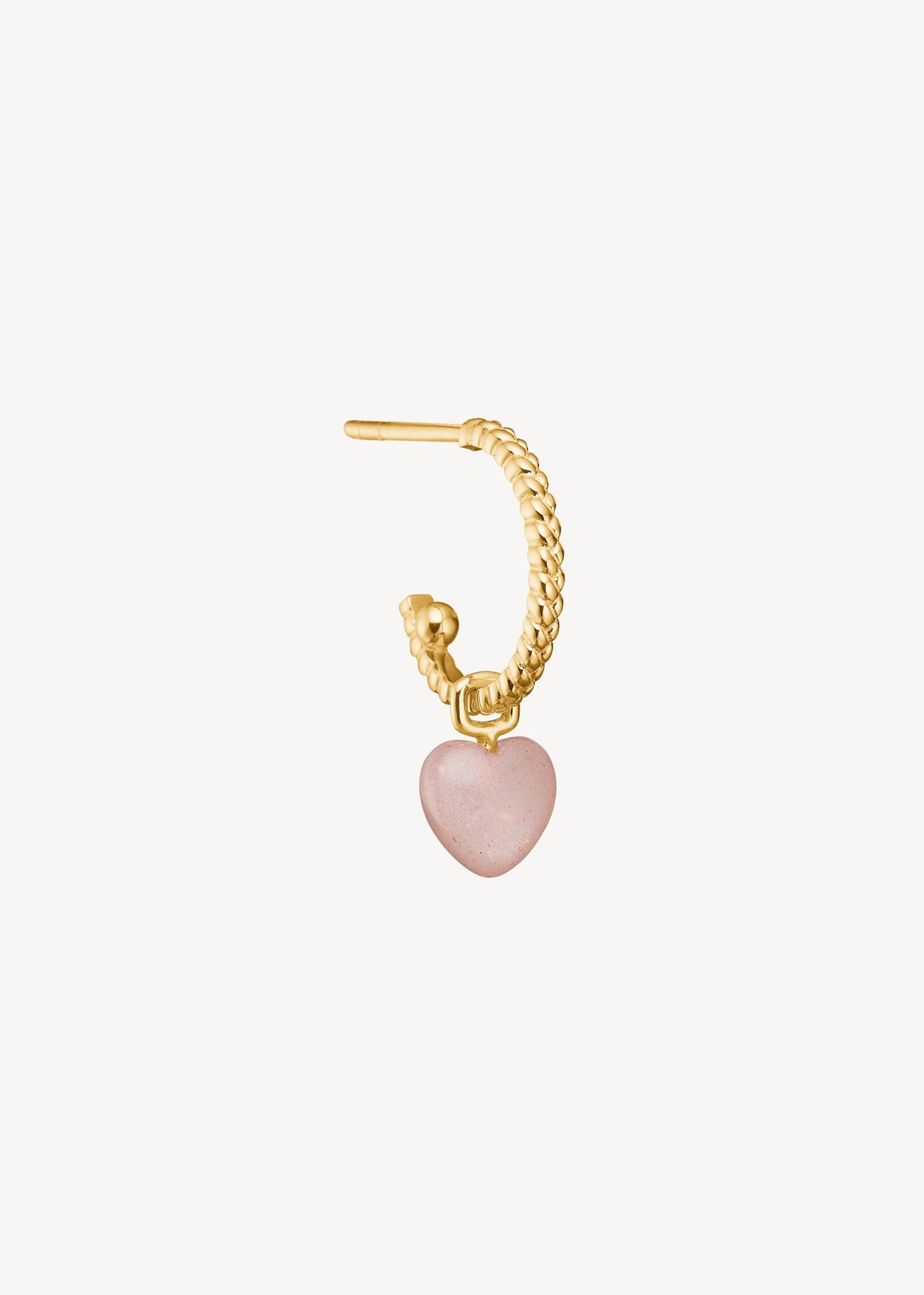 Heart charm til hoops på en braid hoop fra carré jewellery sat med en lyserød månesten ædelsten i hjerteform