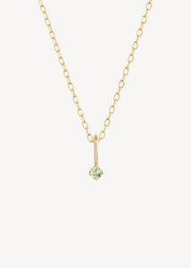 Vedhæng til halskæder i ægte 10 karat guld fra carré jewellery i enkel og sød stil med en lysegrøn turmalin ædelsten