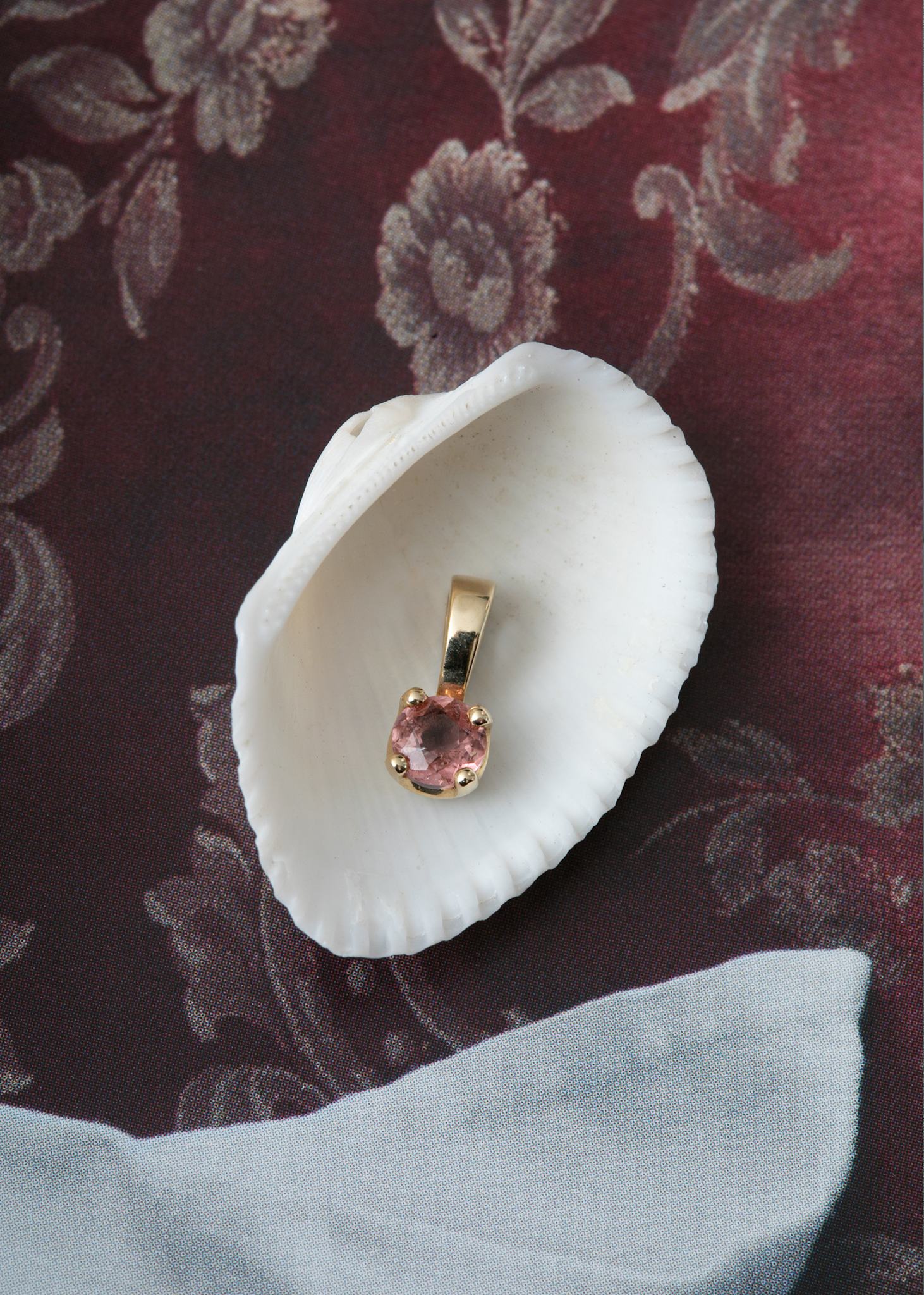 10-karat Rainbow Anhänger mit Pink Turmalin