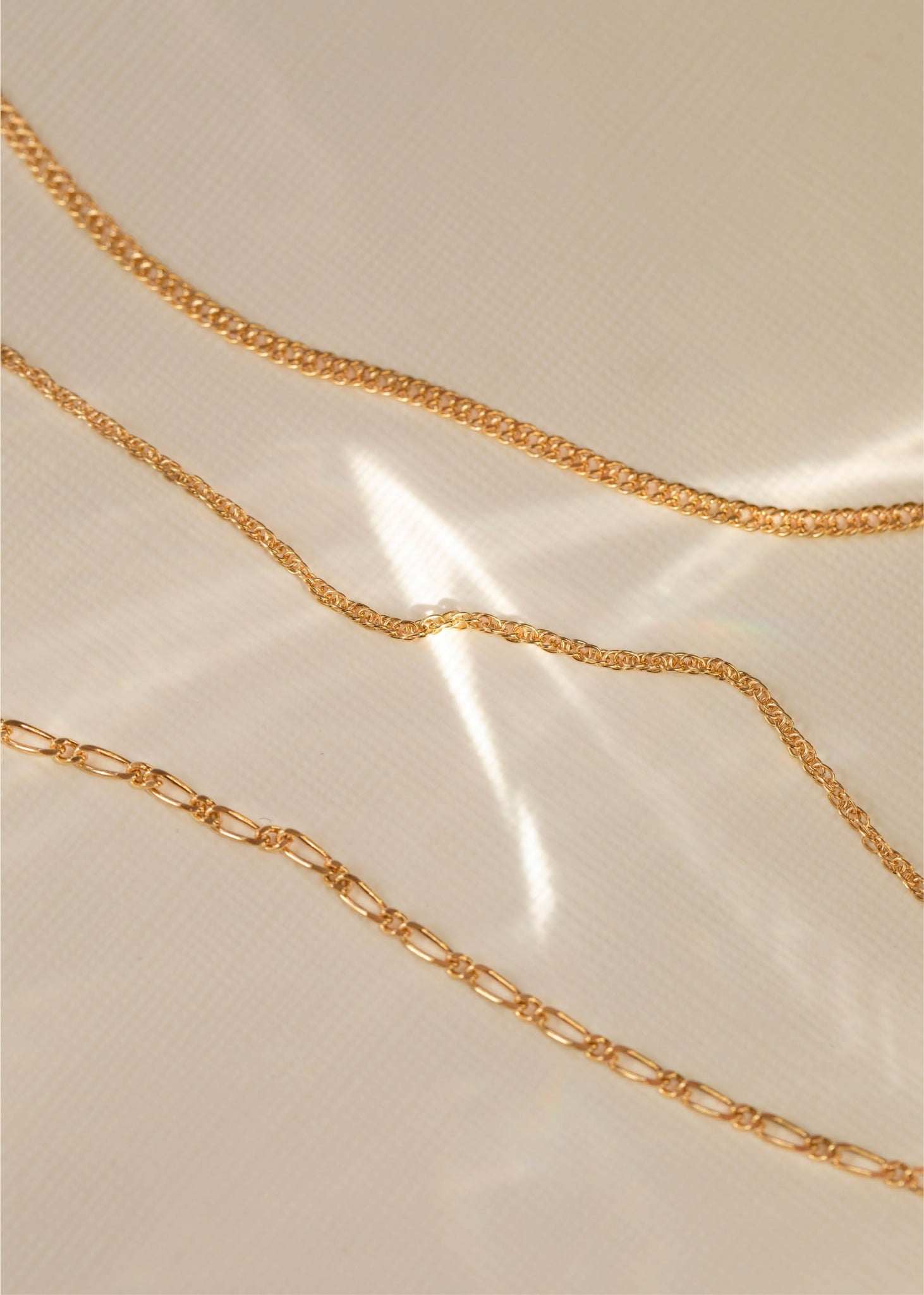 Armbånd i ægte 9 karat guld fra carré jewellery 