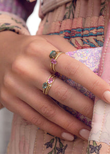 10-Karat Ada ring mit Pinkem Saphir