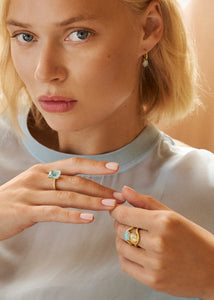 10-karat Venus ring mit blauem Topas