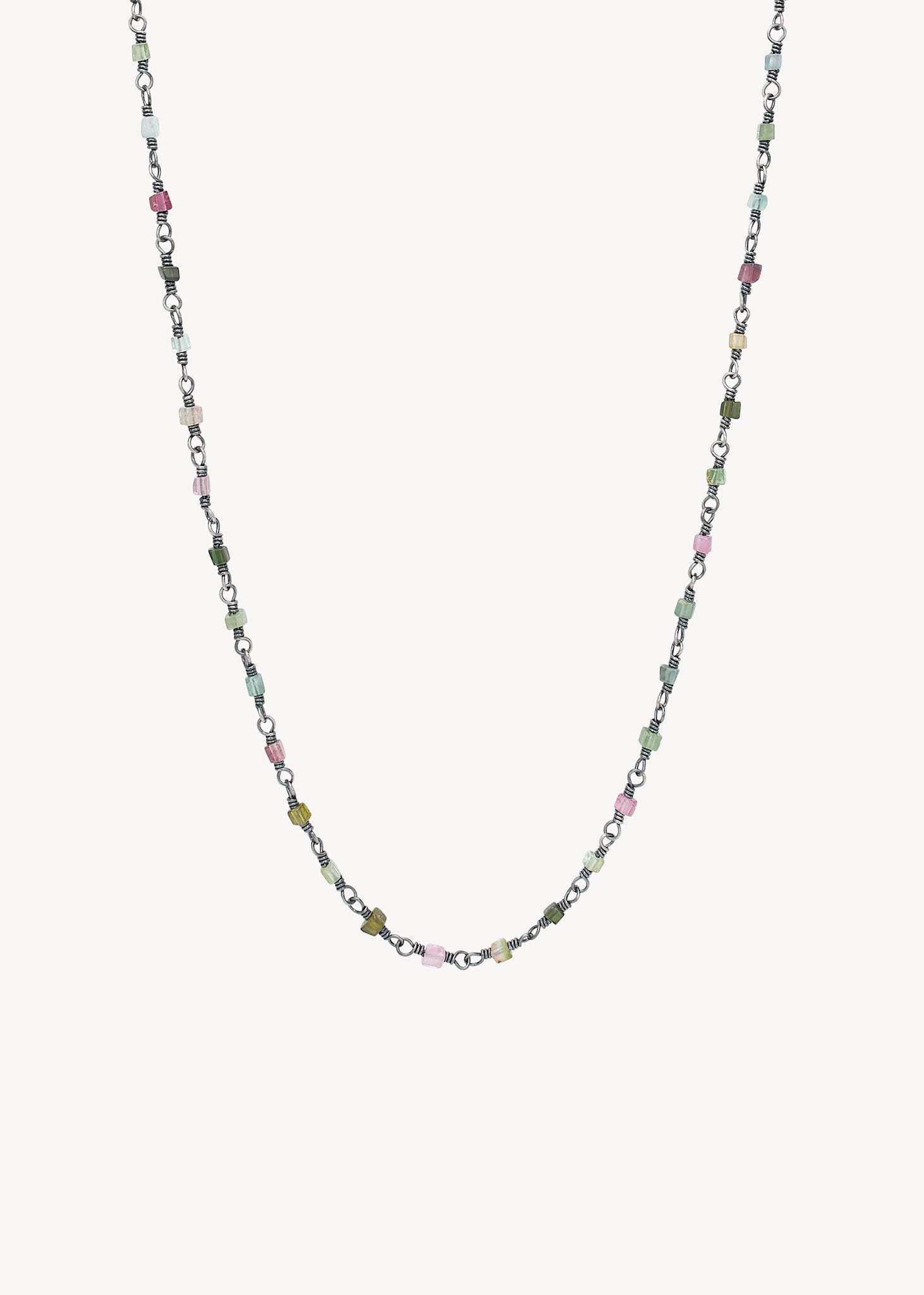 Gemma Halskette mit Turmalin 70cm - oxidiertes Silber