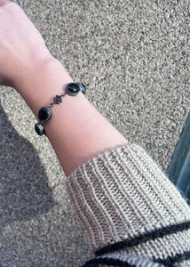 Beatrice Armband mit schwarzem Achat und Rauchquarz - oxidiertes Silber
