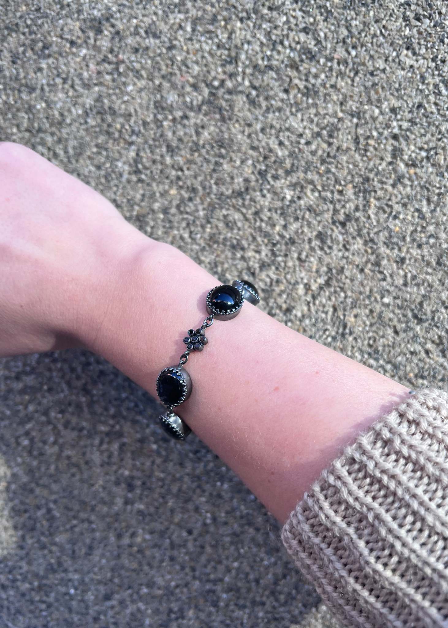 Beatrice Armband mit schwarzem Achat und Rauchquarz - oxidiertes Silber