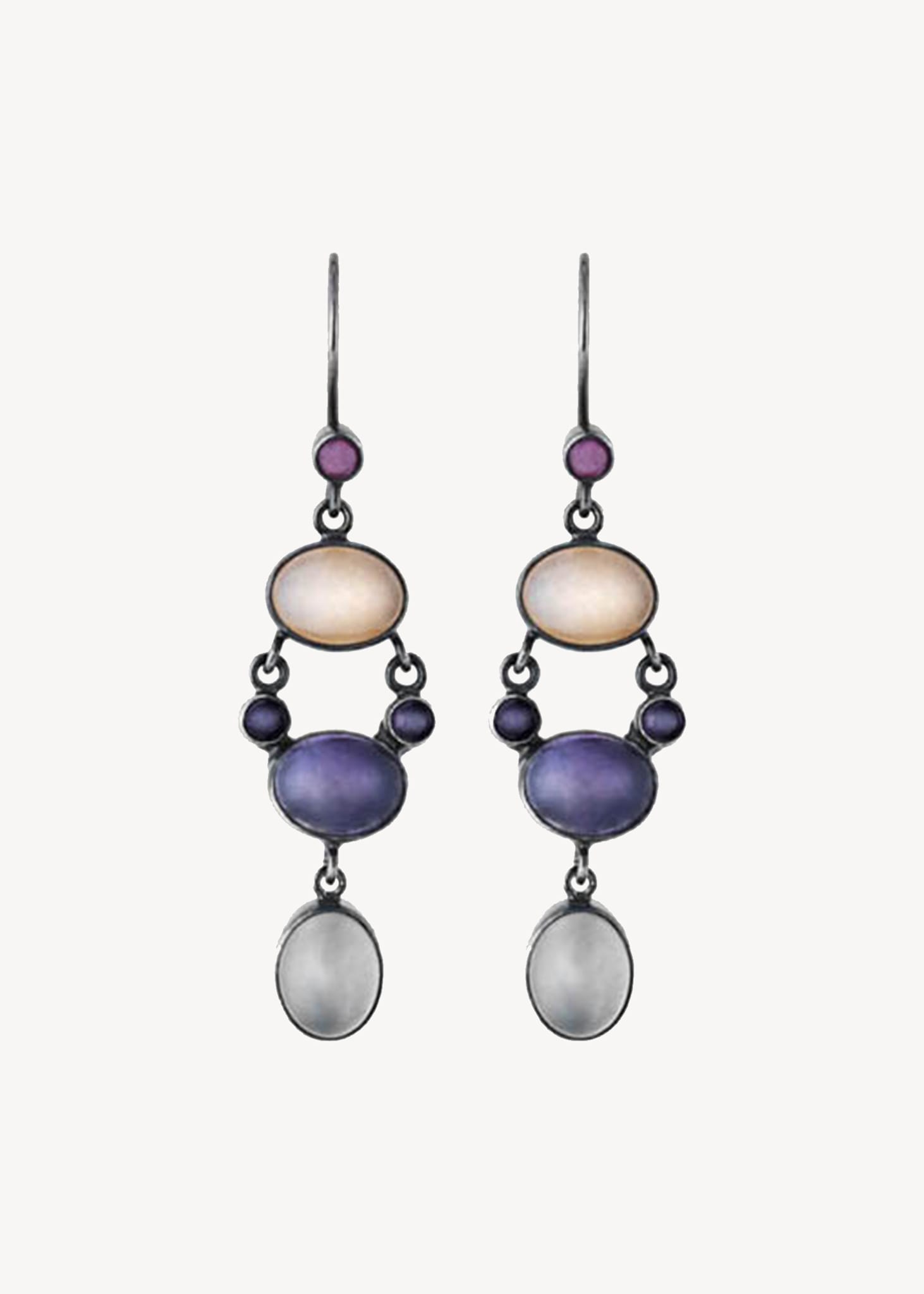 Celeste Ohrringe mit Rubin, Mondstein und Amethyst - oxidiertes Silber