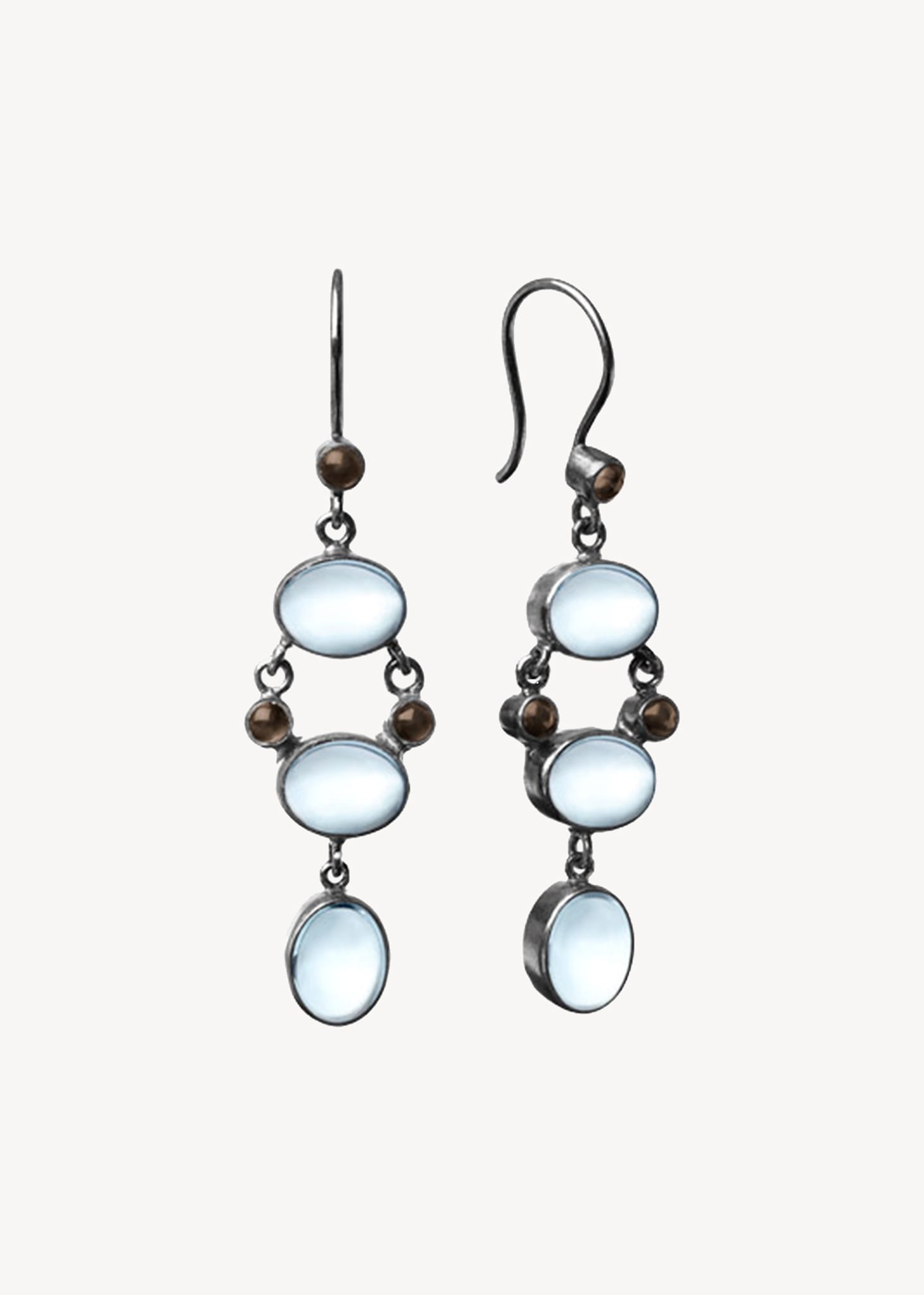 Celeste Ohrringe mit Blauem Topas und Rauchquarz - oxidiertes Silber