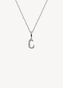 Bogstavsvedhæng i let oxideret sterling sølv sat med tre diamanter med bogstavet C, perfekt gave til hende og gaven til ham under 300 kr