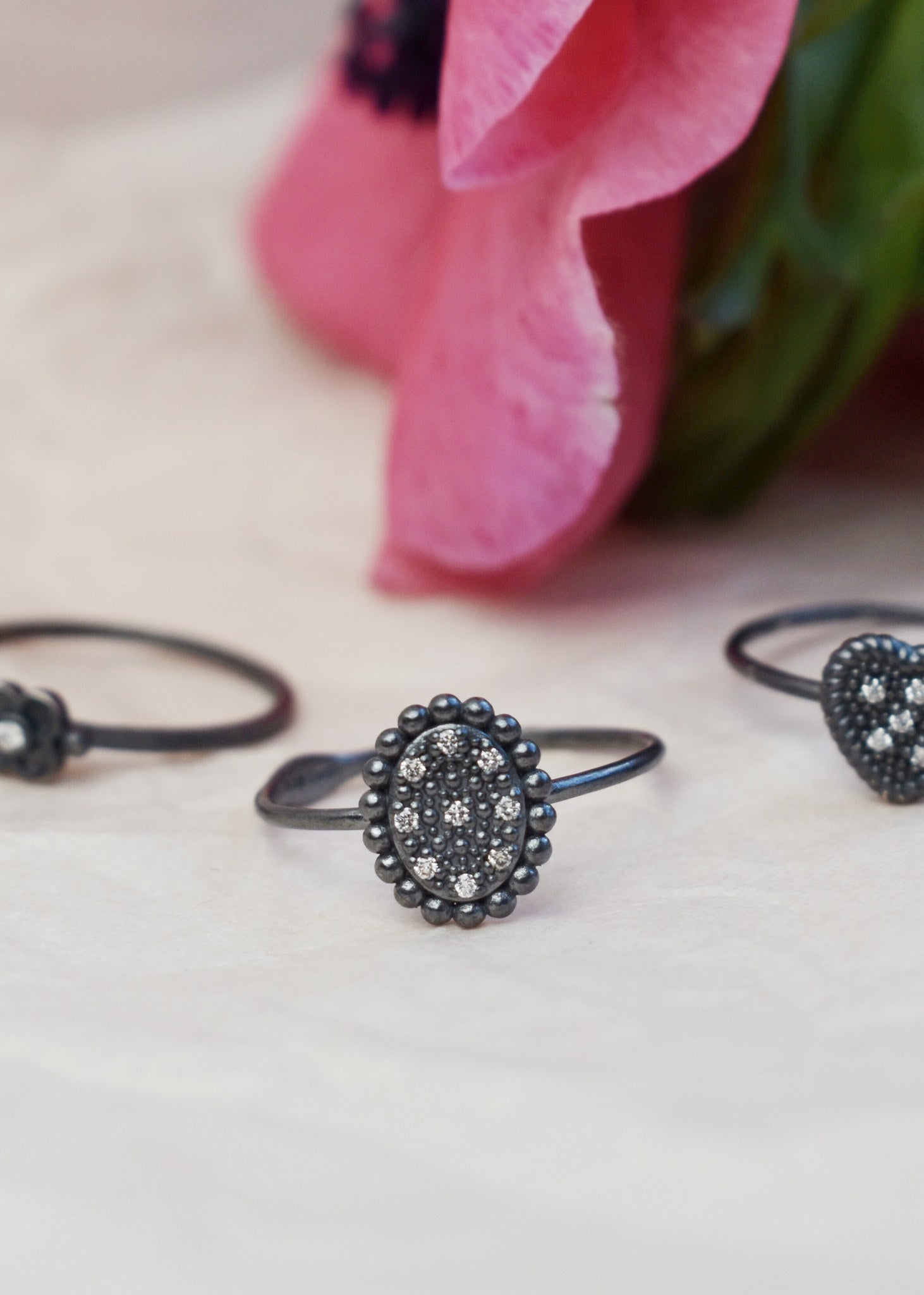 Elanor ring mit Diamant - oxidiertes Silber