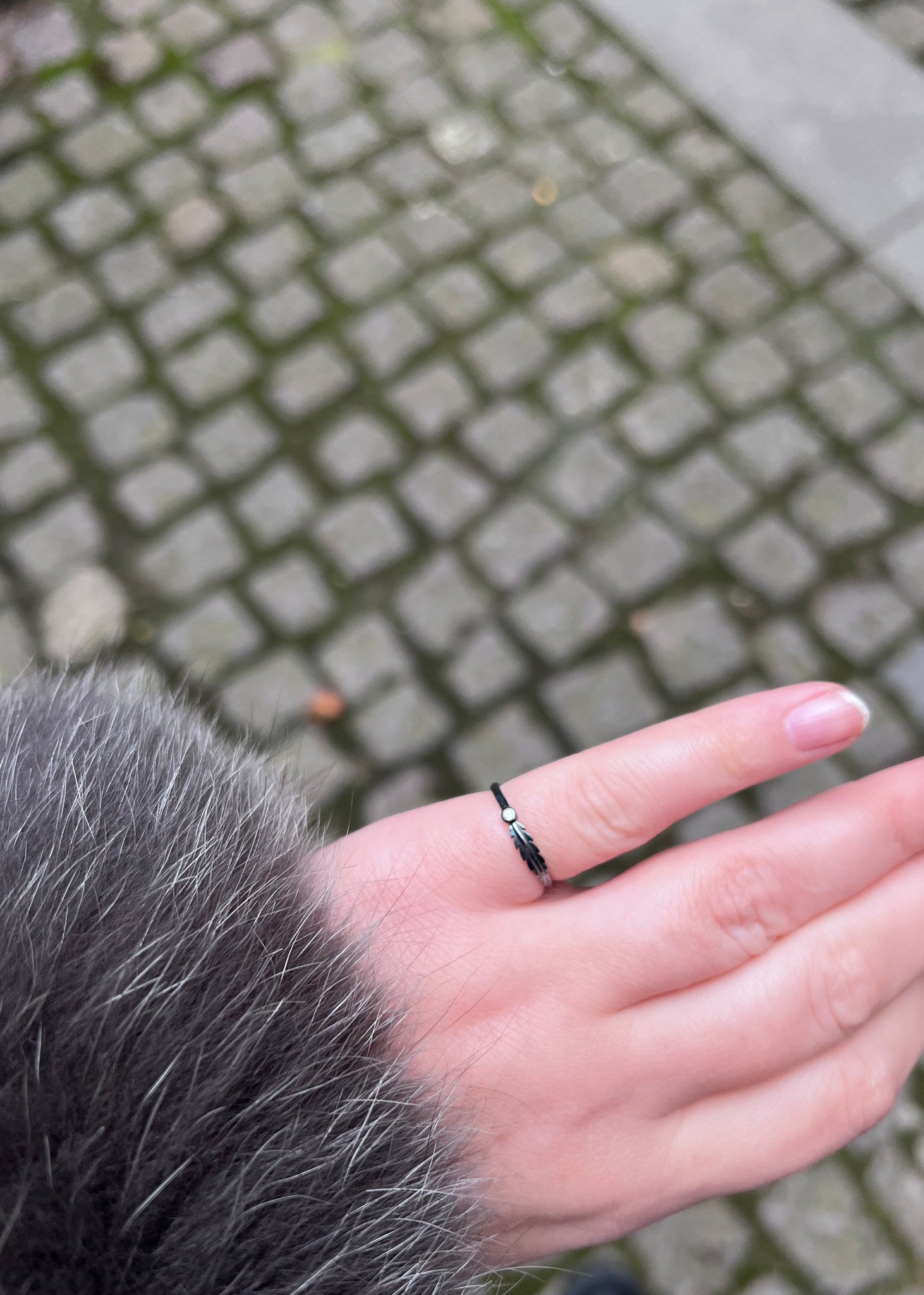 Feder ring mit Diamant - oxidiertes Silber