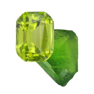 Billede af en facetslebet Peridot og en rå peridot ædelsten på usynlig baggrund