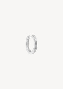 Medium størrelse hoop ørering til charms i sterling sølv i 1,5 cm med nålestriber, perfekt gave til ham og gave til hende 